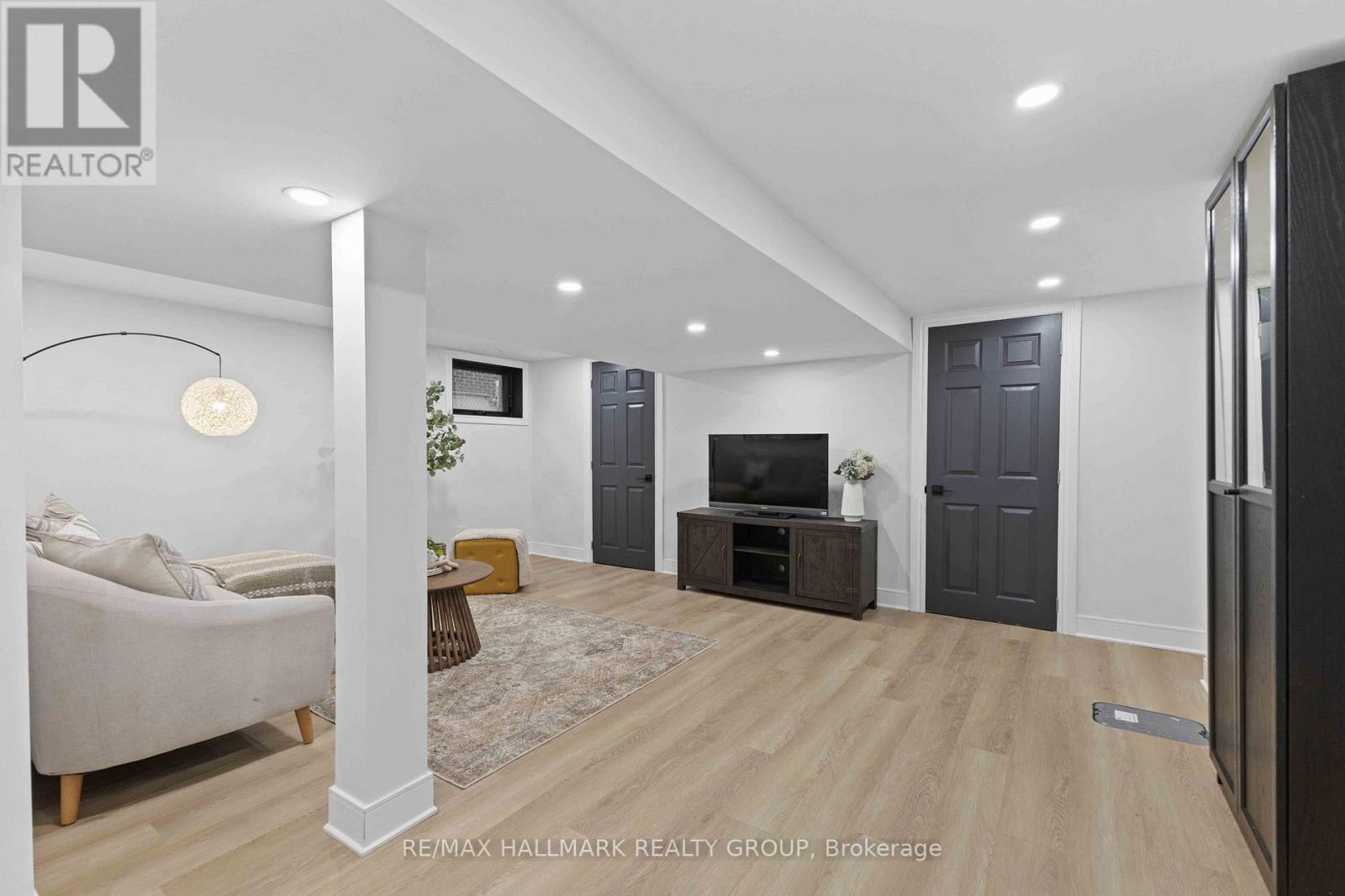 2186 Lenester Avenue, Ottawa, Ontario  K2A 1L4 - Photo 27 - X12543466