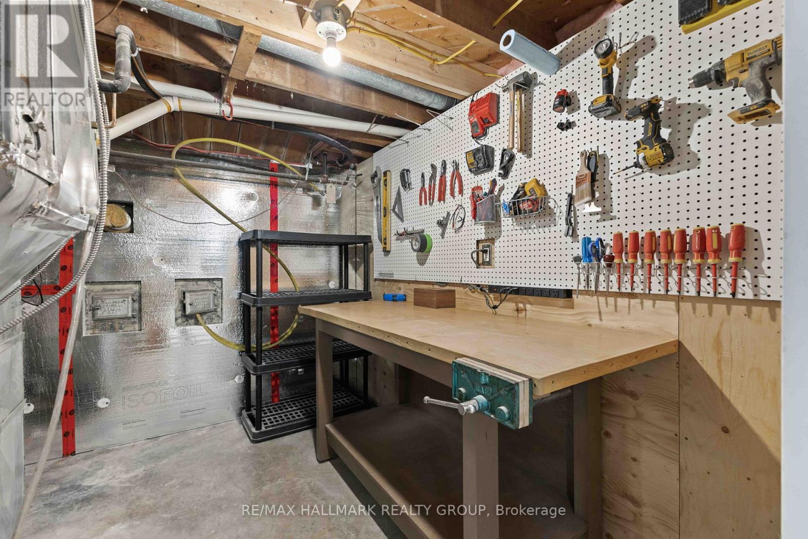 2186 Lenester Avenue, Ottawa, Ontario  K2A 1L4 - Photo 32 - X12543466