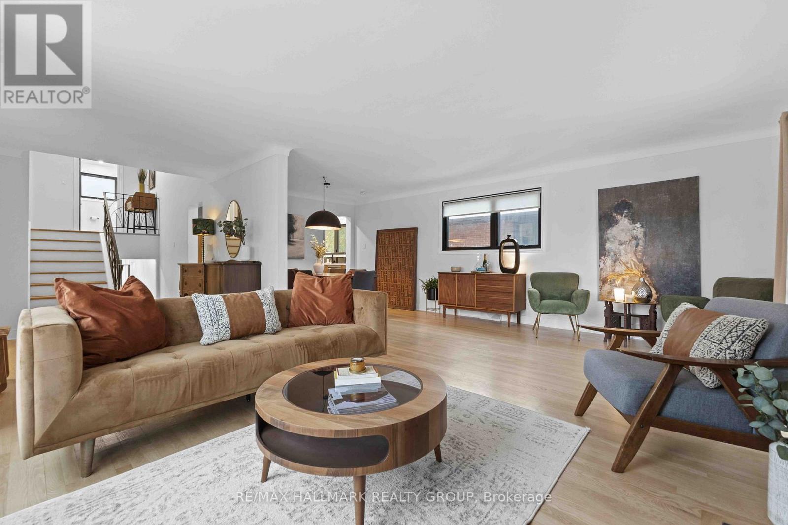 2186 Lenester Avenue, Ottawa, Ontario  K2A 1L4 - Photo 4 - X12543466