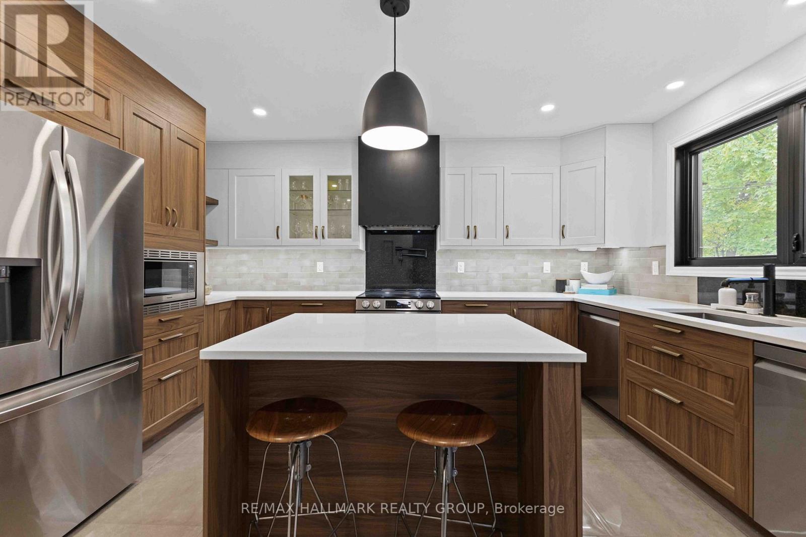 2186 Lenester Avenue, Ottawa, Ontario  K2A 1L4 - Photo 8 - X12543466