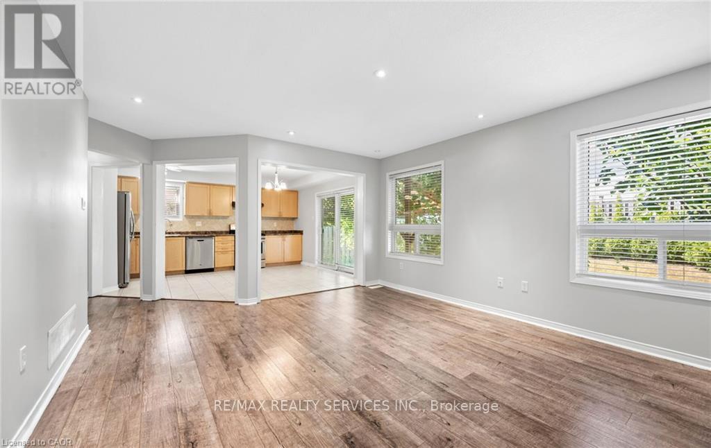 48 Powell Drive, Hamilton, Ontario  L0R 1C0 - Photo 11 - X12543380