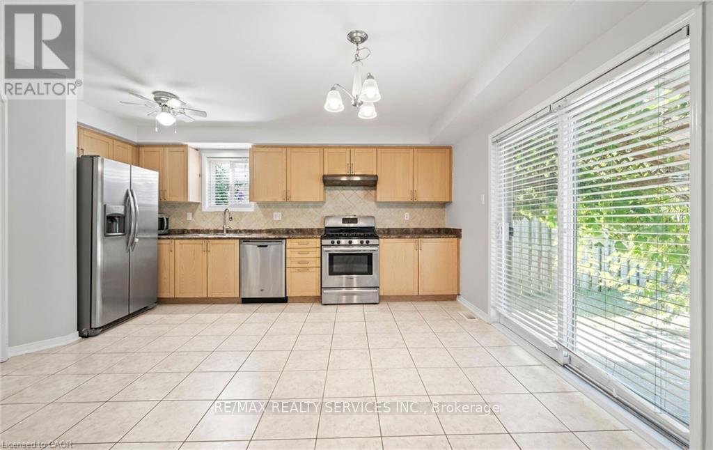 48 Powell Drive, Hamilton, Ontario  L0R 1C0 - Photo 12 - X12543380