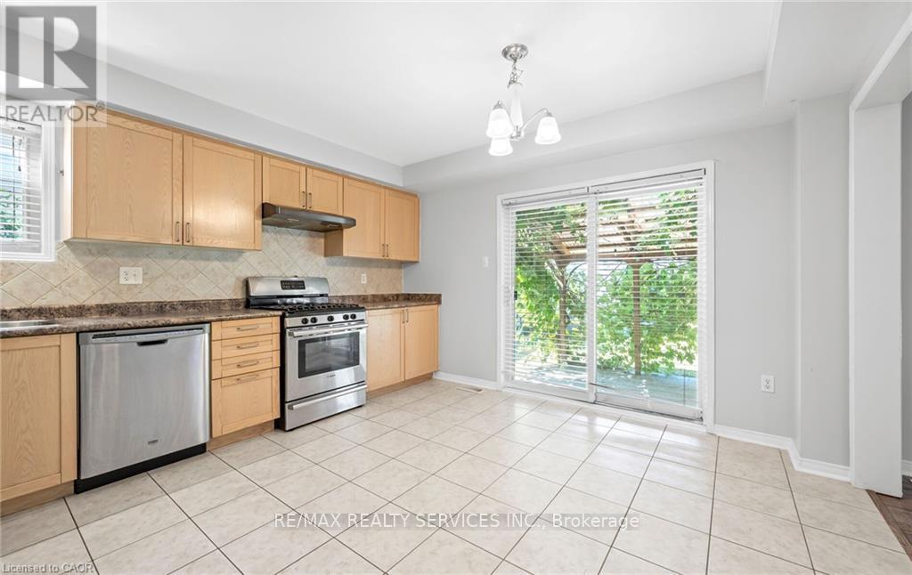 48 Powell Drive, Hamilton, Ontario  L0R 1C0 - Photo 16 - X12543380