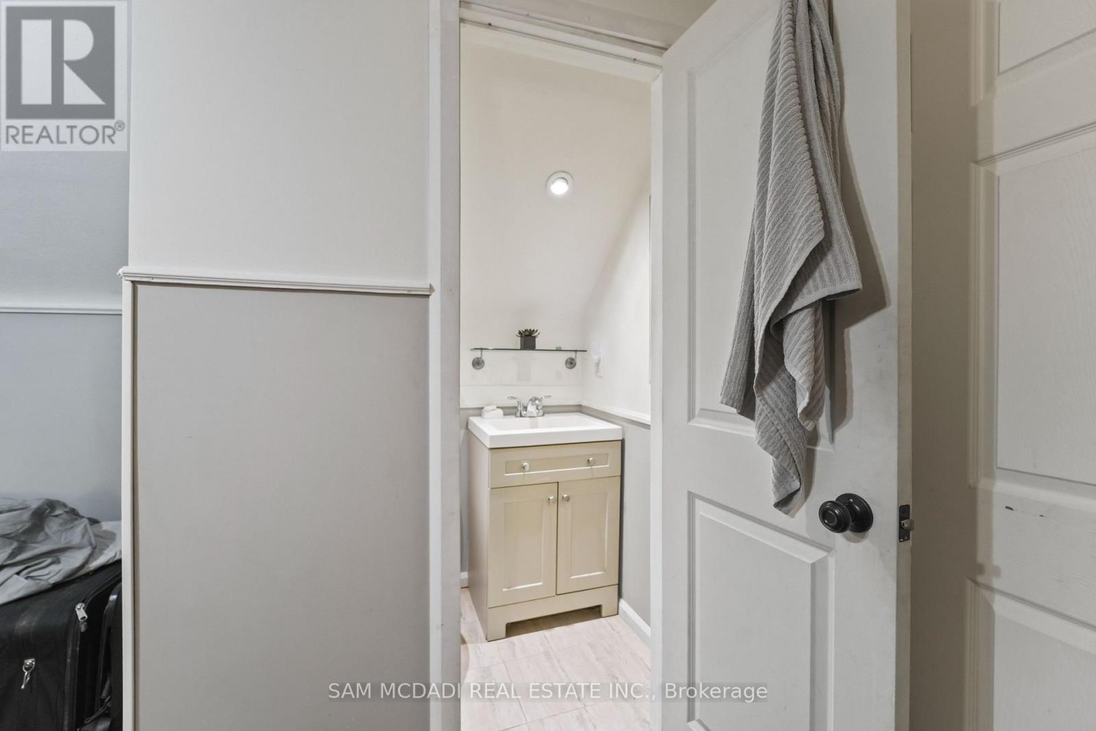 12 Roselle Place, Hamilton, Ontario  L8G 1R3 - Photo 19 - X12543396