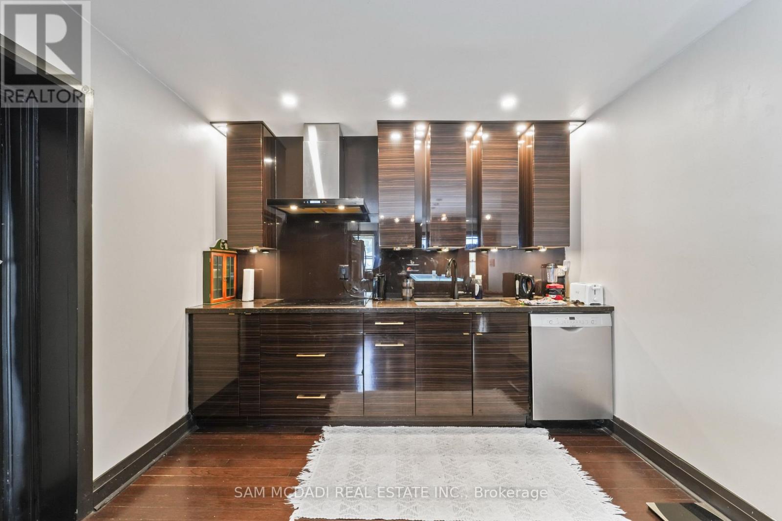 12 Roselle Place, Hamilton, Ontario  L8G 1R3 - Photo 8 - X12543396