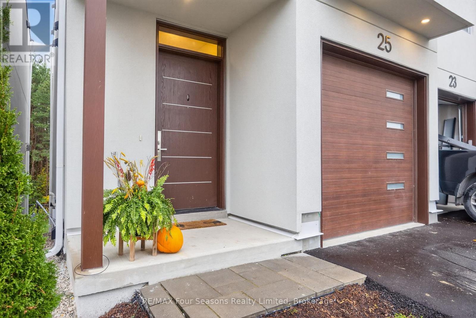 25 Waterview Lane, Blue Mountains, Ontario  N0H 2P0 - Photo 7 - X12543480