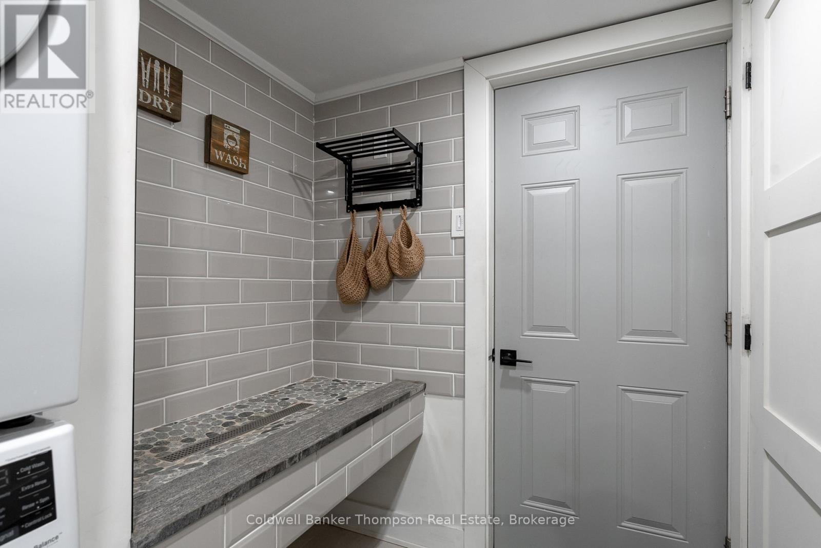 1030 Brooks Lake Road, Lake Of Bays, Ontario P1H 2J6 - Photo 10 - X12543492