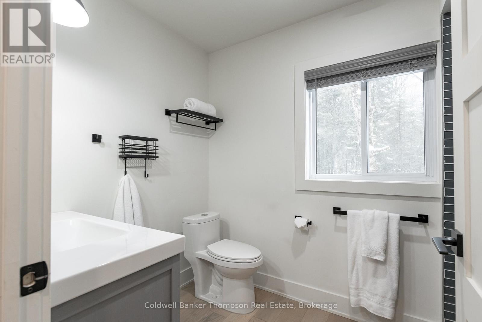 1030 Brooks Lake Road, Lake Of Bays, Ontario P1H 2J6 - Photo 18 - X12543492