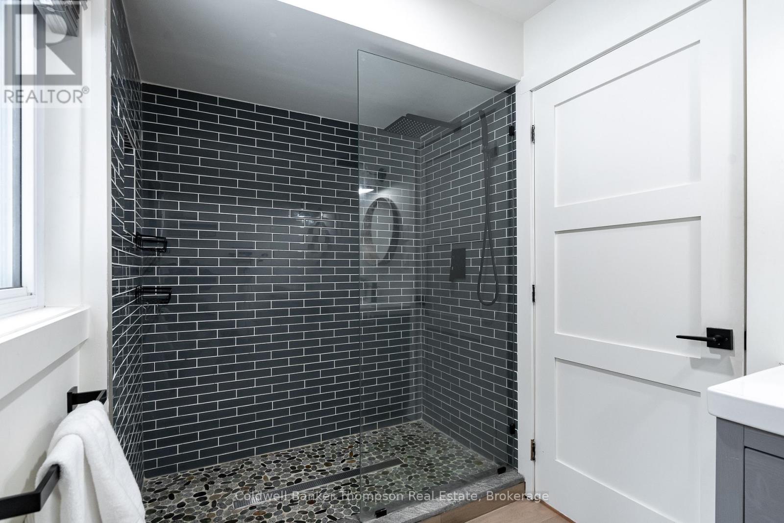 1030 Brooks Lake Road, Lake Of Bays, Ontario P1H 2J6 - Photo 19 - X12543492