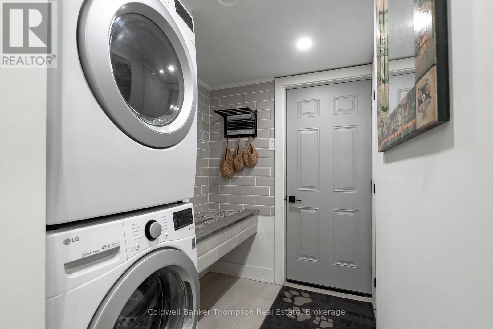 1030 Brooks Lake Road, Lake Of Bays, Ontario P1H 2J6 - Photo 9 - X12543492