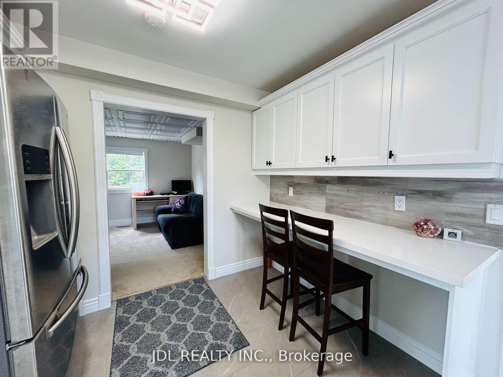 11 Red Robin Road, Georgina, Ontario  L4P 3E9 - Photo 14 - N12543452