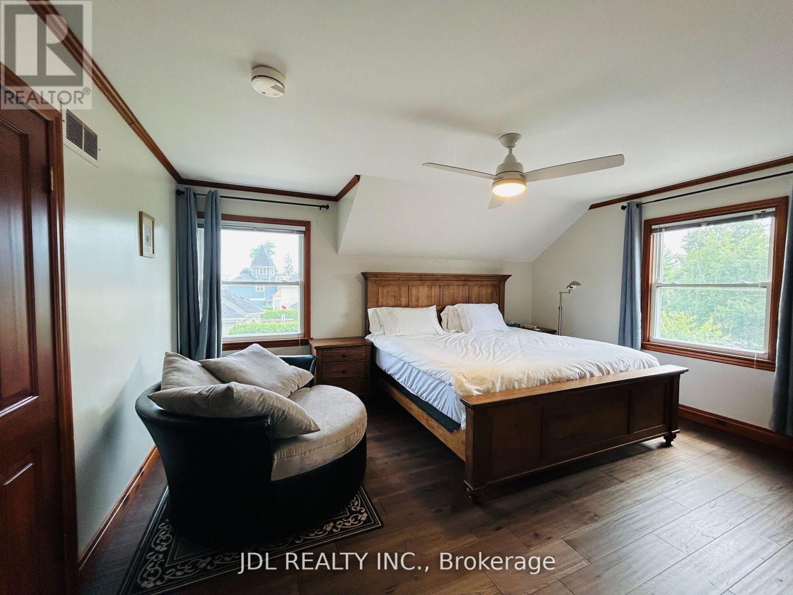 11 Red Robin Road, Georgina, Ontario  L4P 3E9 - Photo 19 - N12543452