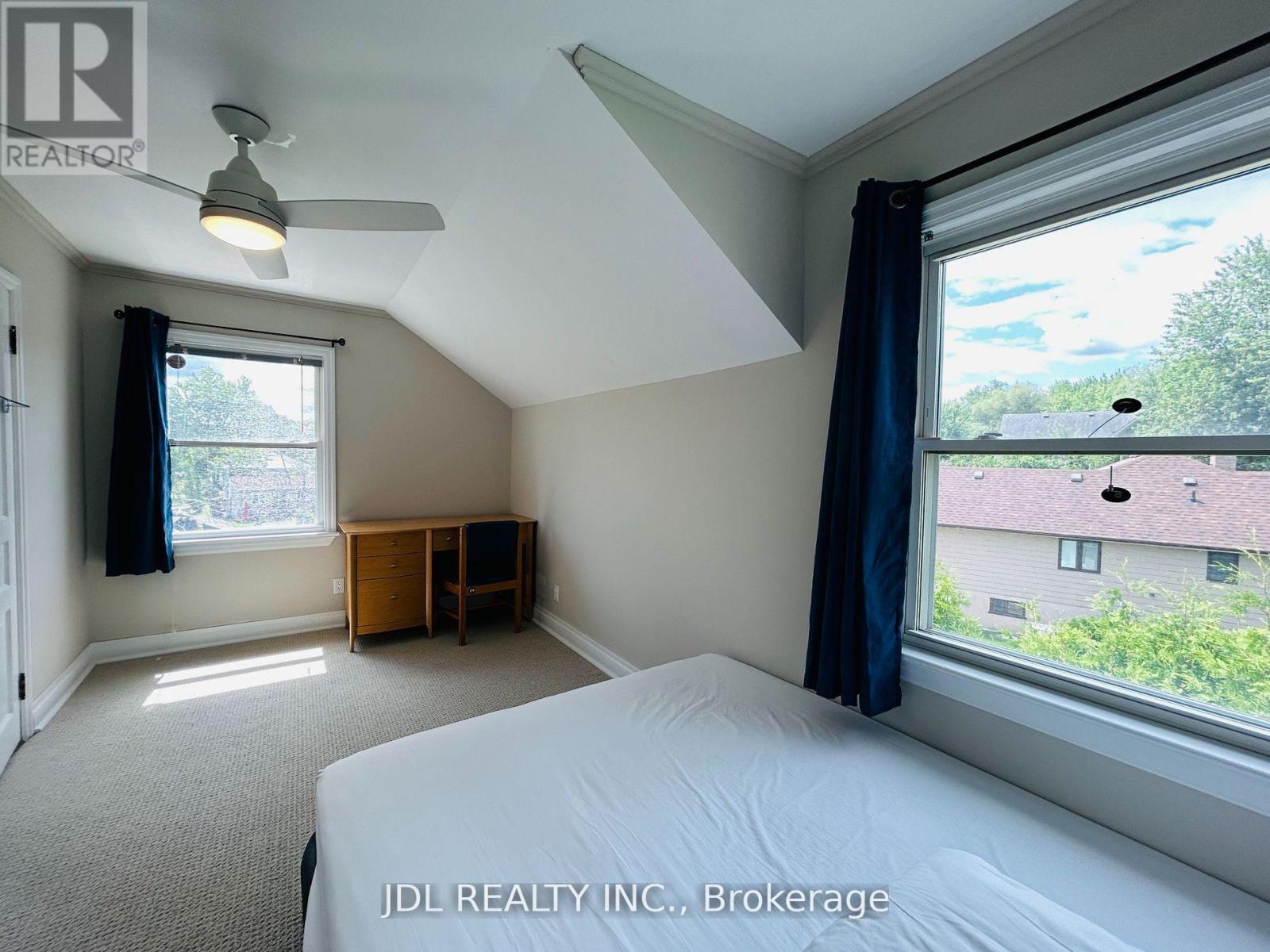 11 Red Robin Road, Georgina, Ontario  L4P 3E9 - Photo 20 - N12543452