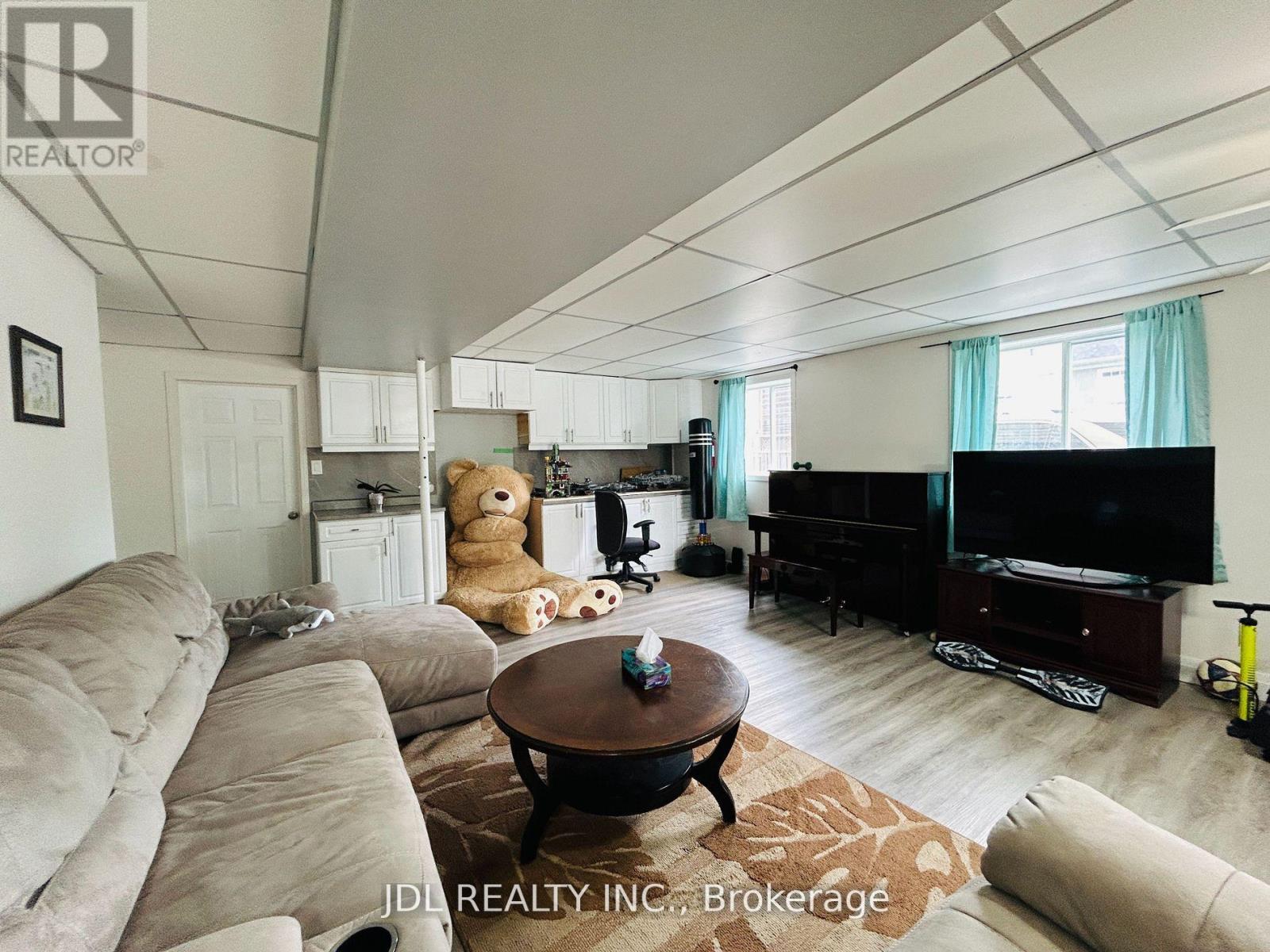 11 Red Robin Road, Georgina, Ontario  L4P 3E9 - Photo 22 - N12543452