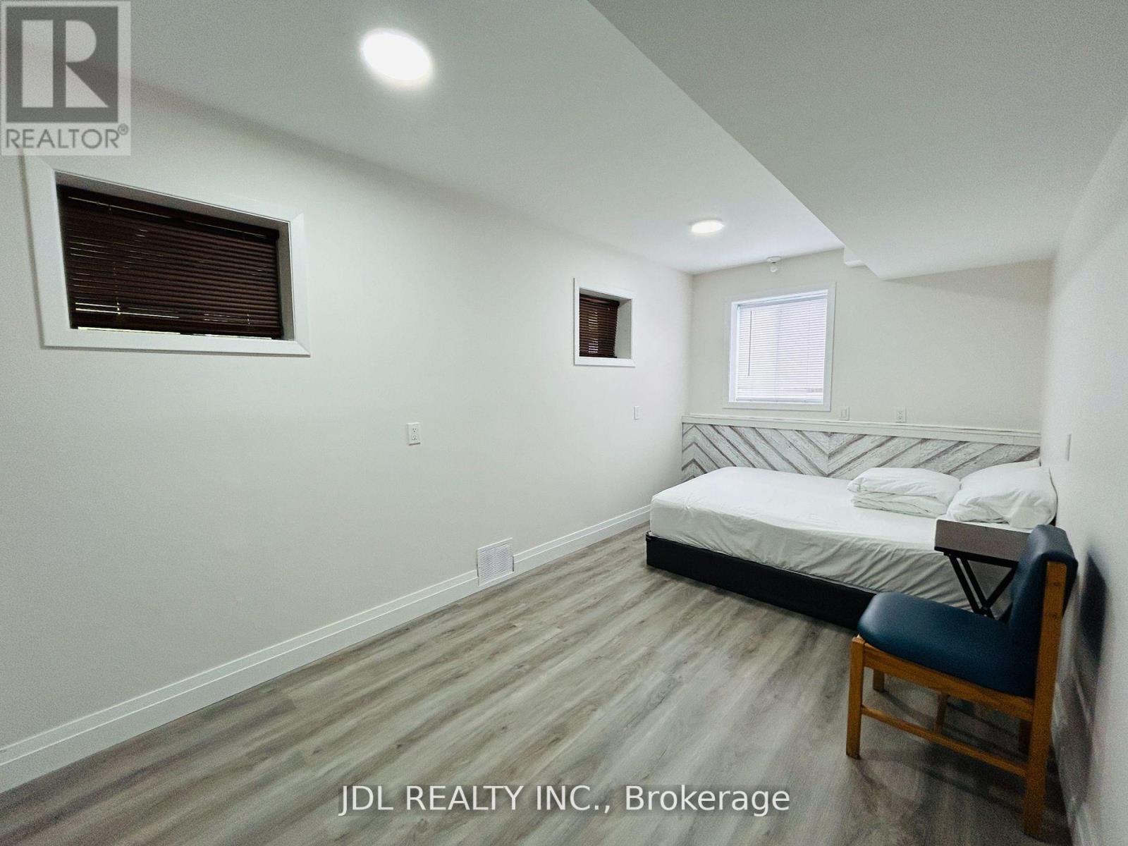 11 Red Robin Road, Georgina, Ontario  L4P 3E9 - Photo 23 - N12543452