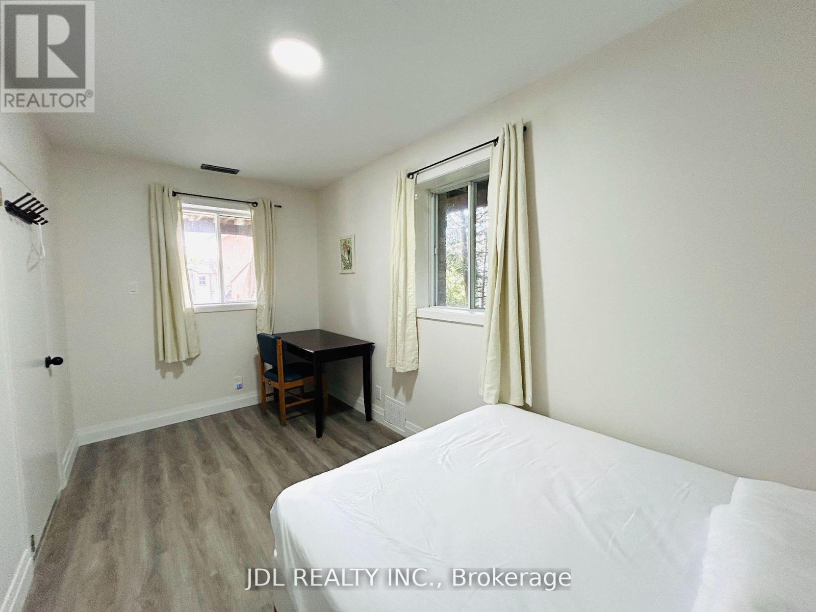 11 Red Robin Road, Georgina, Ontario  L4P 3E9 - Photo 24 - N12543452