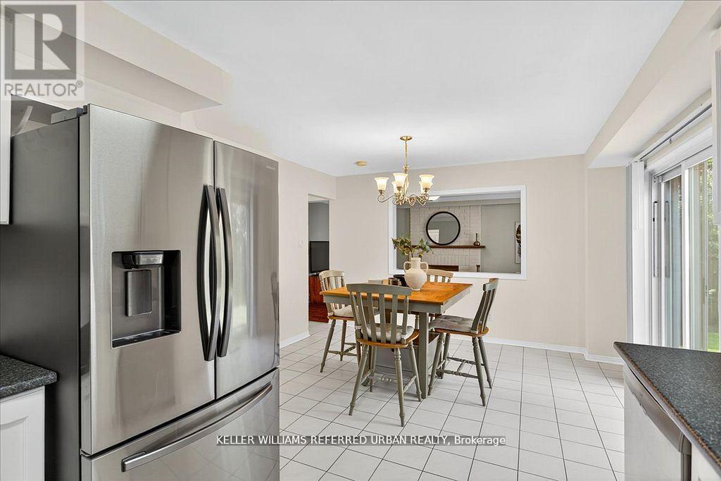 32 Nelson Circle, Newmarket, Ontario  L3X 1R1 - Photo 11 - N12543474