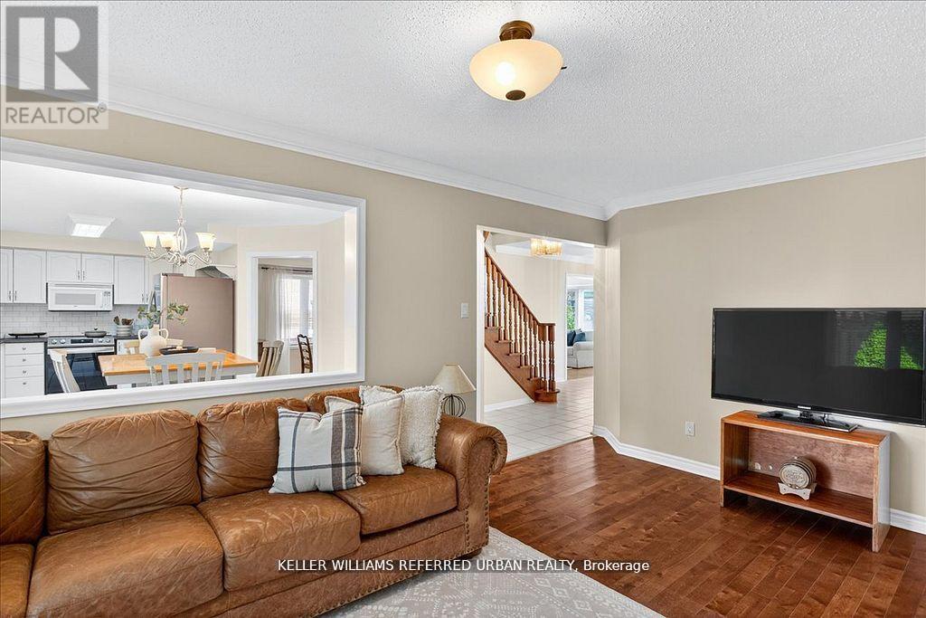 32 Nelson Circle, Newmarket, Ontario  L3X 1R1 - Photo 16 - N12543474