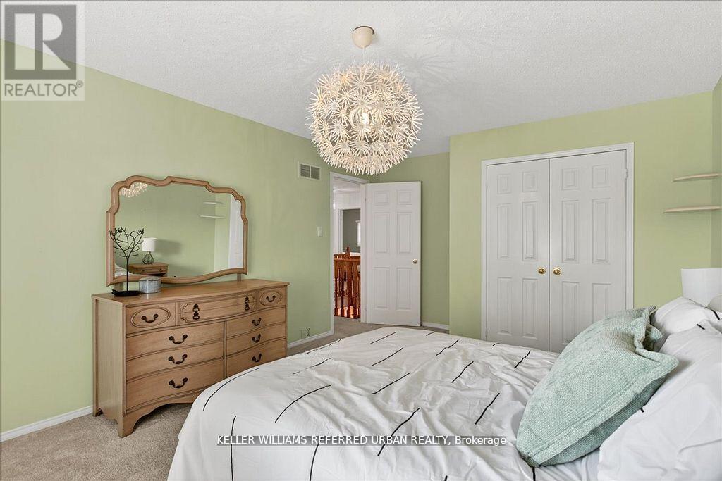 32 Nelson Circle, Newmarket, Ontario  L3X 1R1 - Photo 29 - N12543474