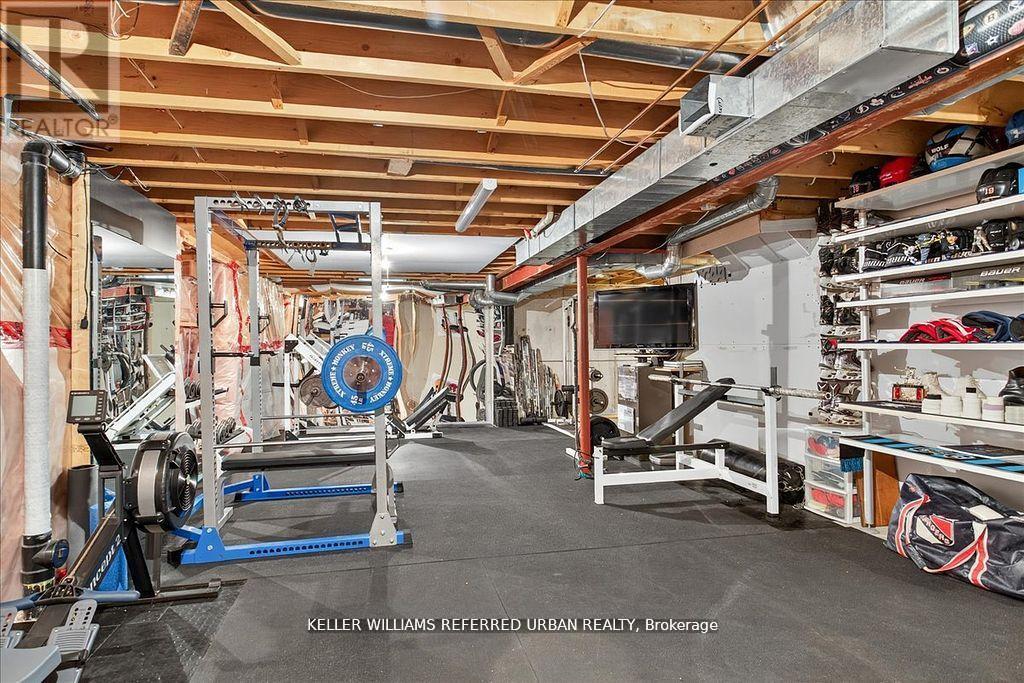 32 Nelson Circle, Newmarket, Ontario  L3X 1R1 - Photo 36 - N12543474