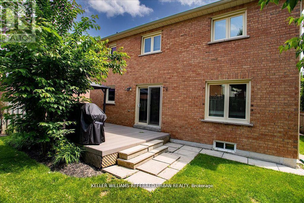 32 Nelson Circle, Newmarket, Ontario  L3X 1R1 - Photo 38 - N12543474