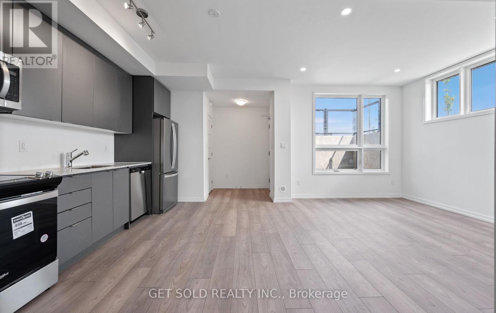 18 - 18 Lytham Green Circle, Newmarket, Ontario  L3Y 0H4 - Photo 11 - N12543498