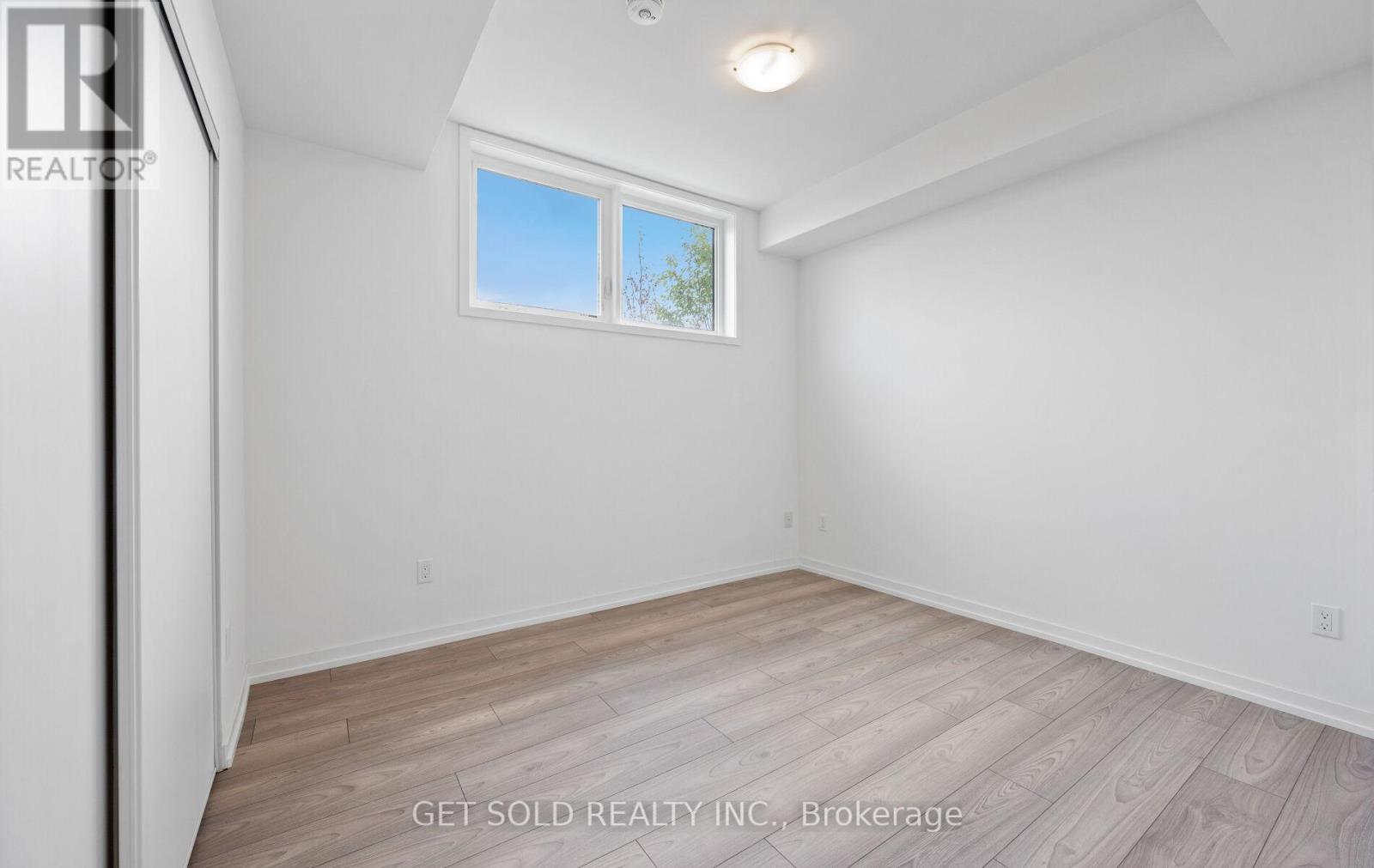 18 - 18 Lytham Green Circle, Newmarket, Ontario  L3Y 0H4 - Photo 13 - N12543498