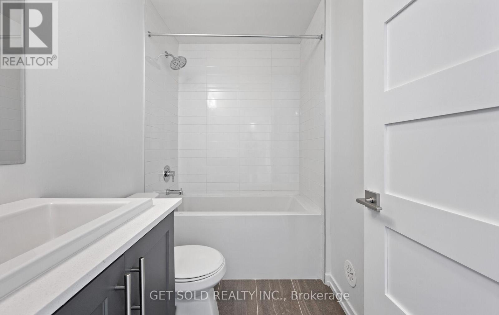 18 - 18 Lytham Green Circle, Newmarket, Ontario  L3Y 0H4 - Photo 16 - N12543498