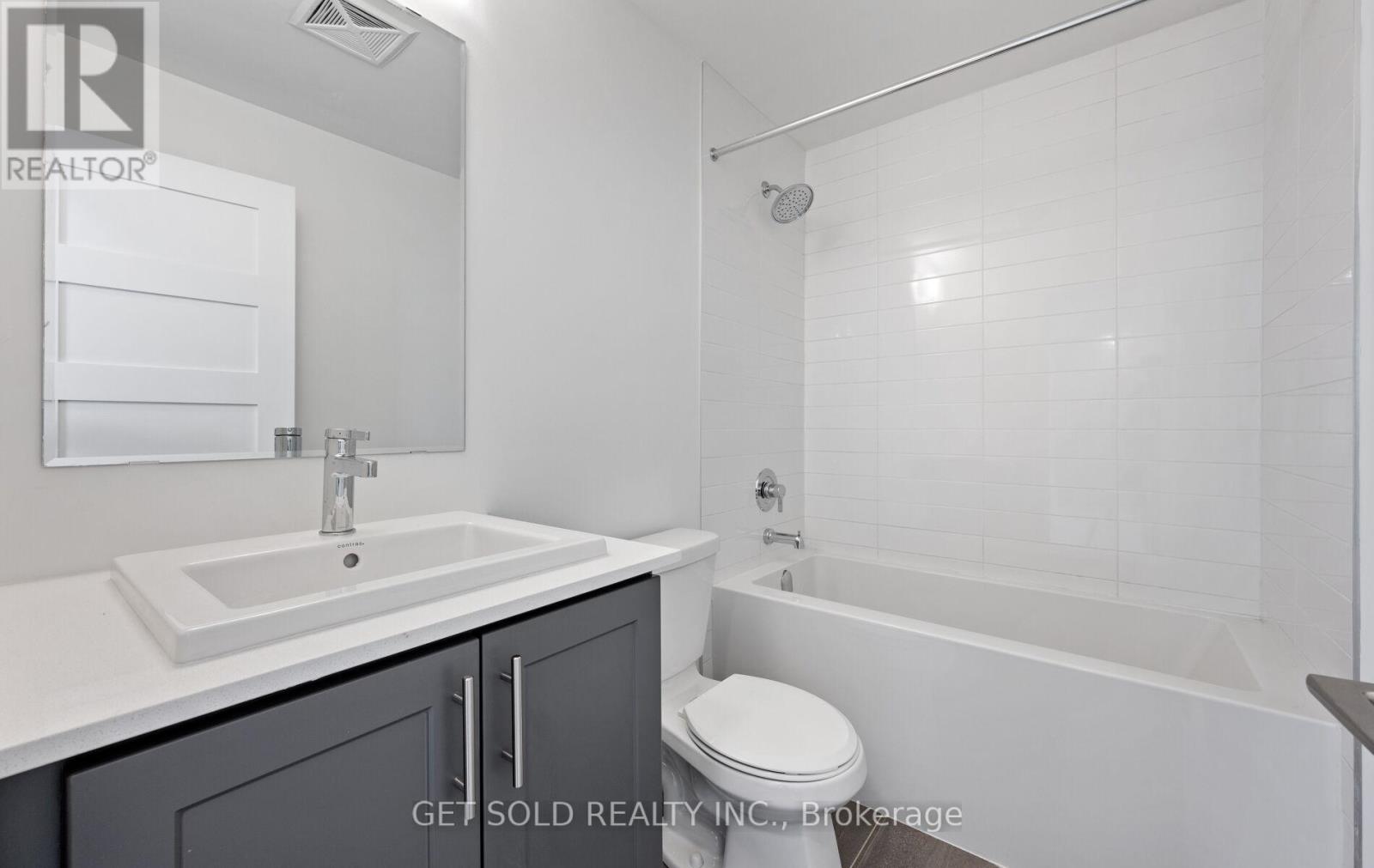 18 - 18 Lytham Green Circle, Newmarket, Ontario  L3Y 0H4 - Photo 17 - N12543498