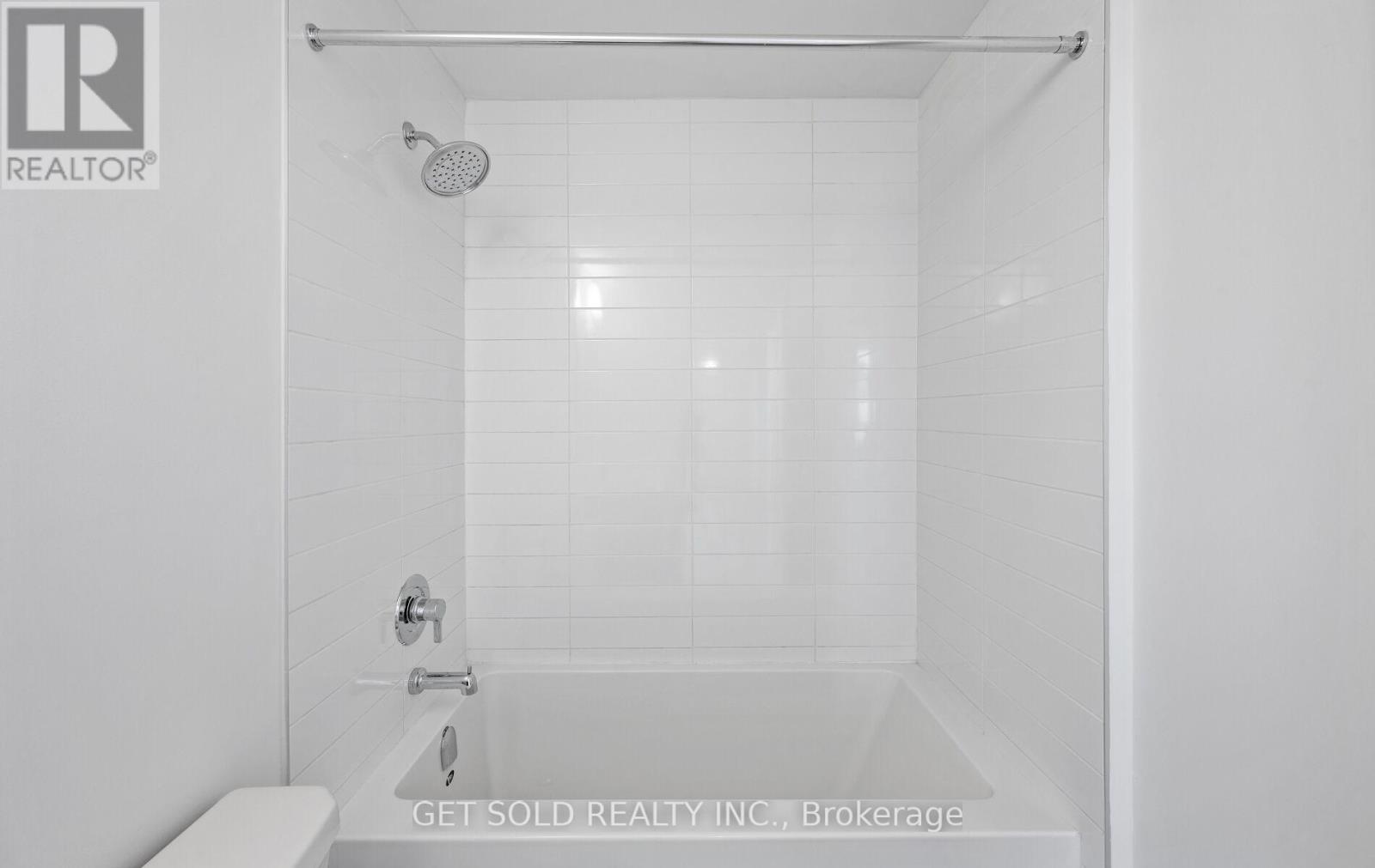 18 - 18 Lytham Green Circle, Newmarket, Ontario  L3Y 0H4 - Photo 19 - N12543498