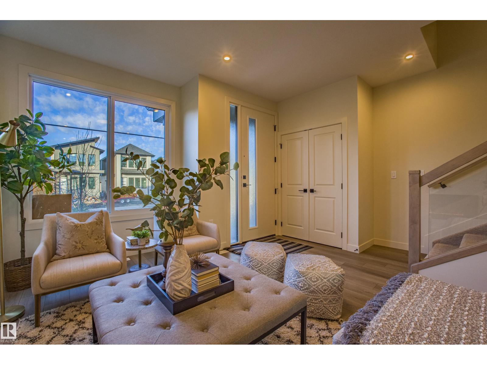 9811 155 St Nw, Edmonton, Alberta  T5P 2L1 - Photo 3 - E4442368