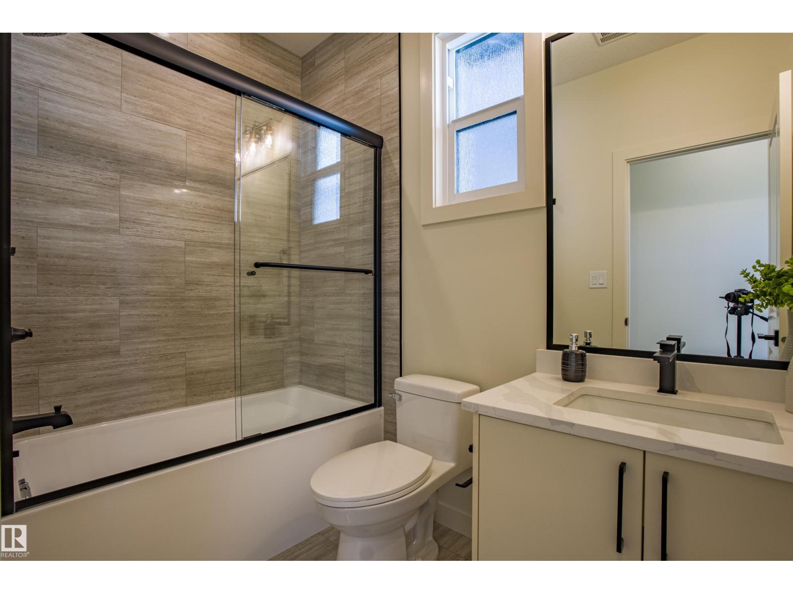 9811 155 St Nw, Edmonton, Alberta  T5P 2L1 - Photo 12 - E4442368