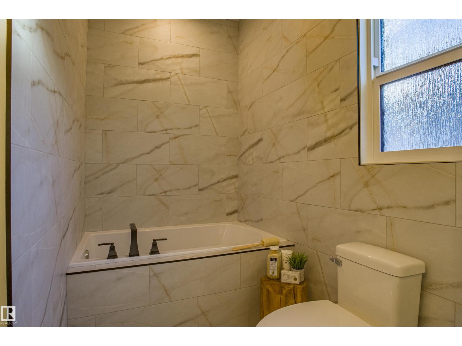 9811 155 St Nw, Edmonton, Alberta  T5P 2L1 - Photo 19 - E4442368