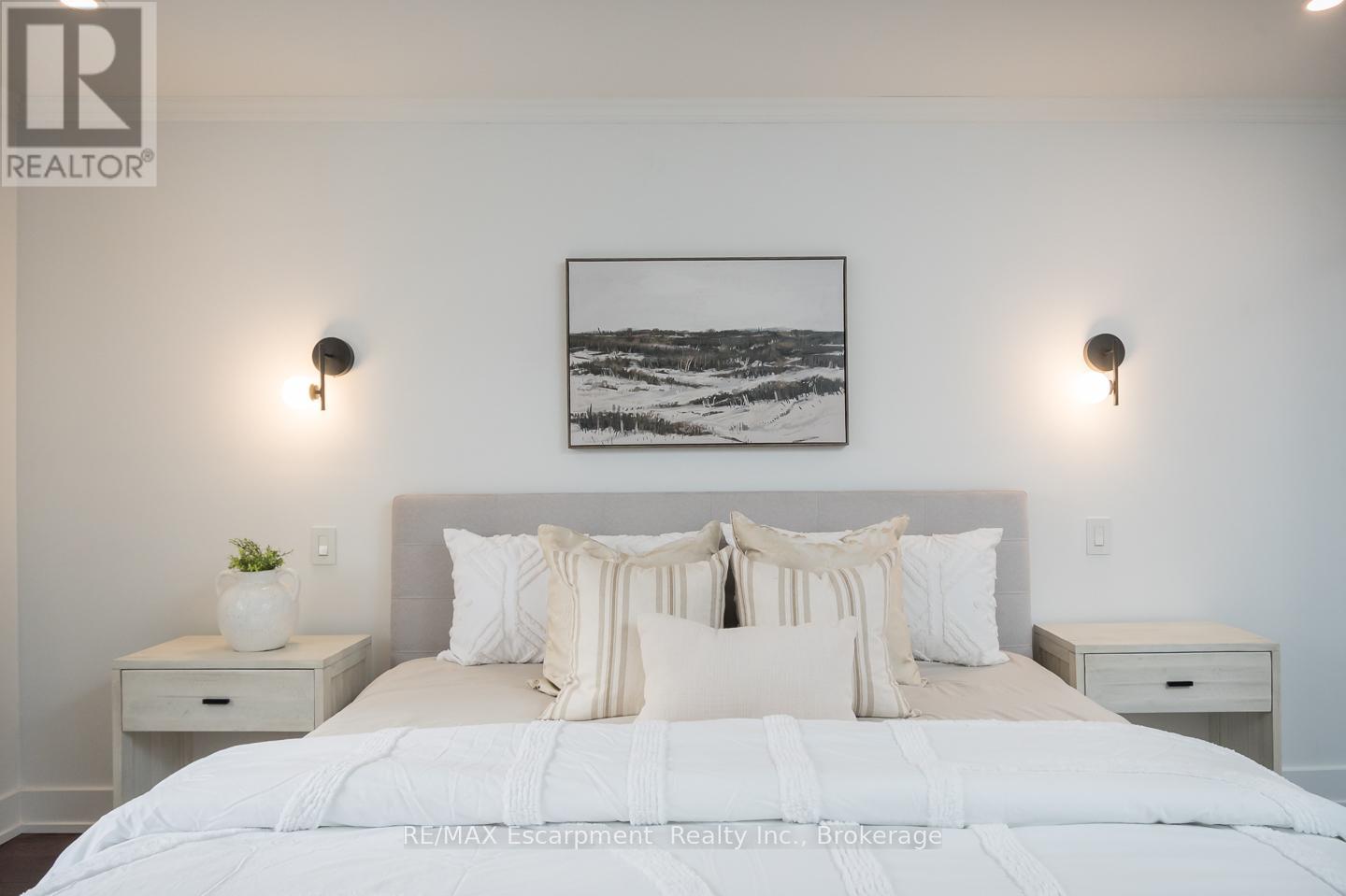 1346 Colonsay Drive, Burlington, Ontario  L7P 2T9 - Photo 21 - W12542818