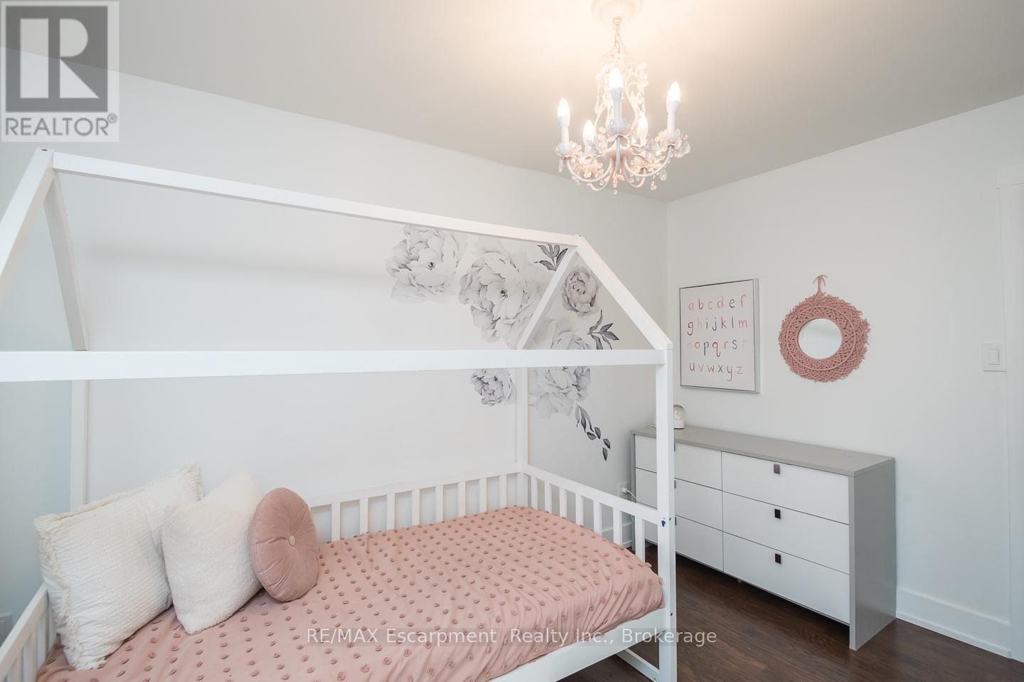 1346 Colonsay Drive, Burlington, Ontario  L7P 2T9 - Photo 26 - W12542818