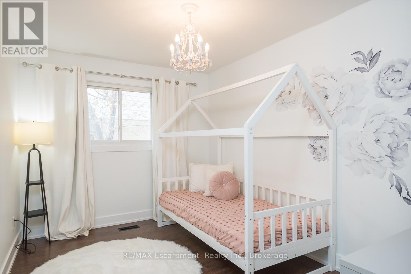 1346 Colonsay Drive, Burlington, Ontario  L7P 2T9 - Photo 25 - W12542818