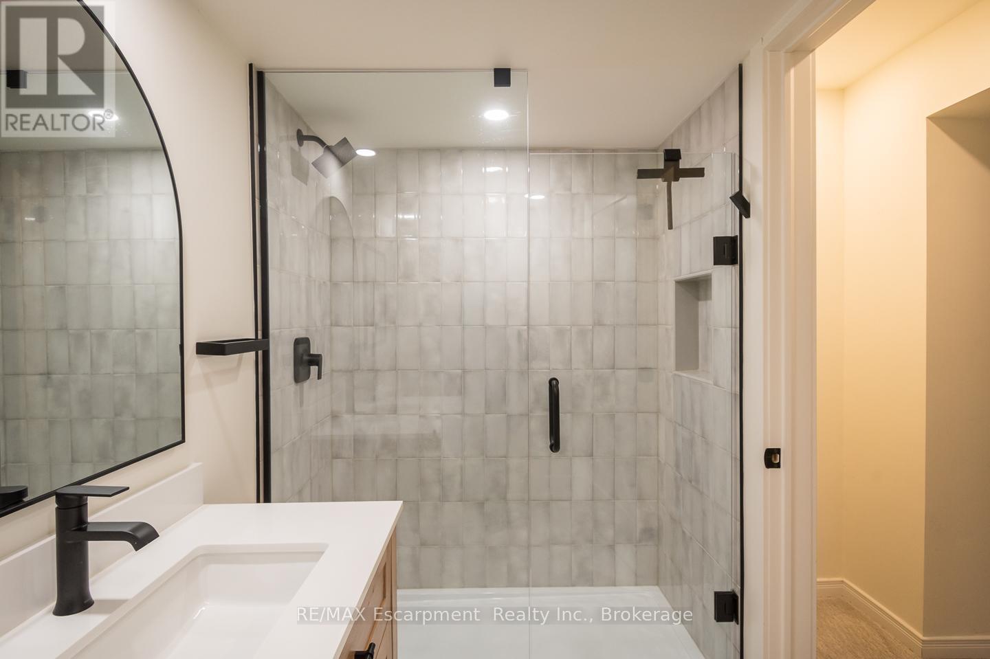 1346 Colonsay Drive, Burlington, Ontario  L7P 2T9 - Photo 33 - W12542818