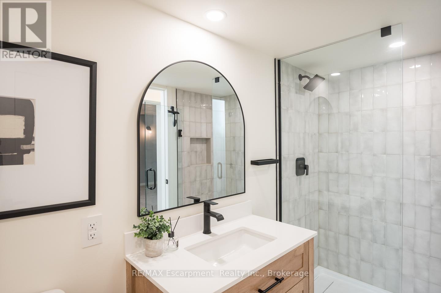 1346 Colonsay Drive, Burlington, Ontario  L7P 2T9 - Photo 32 - W12542818