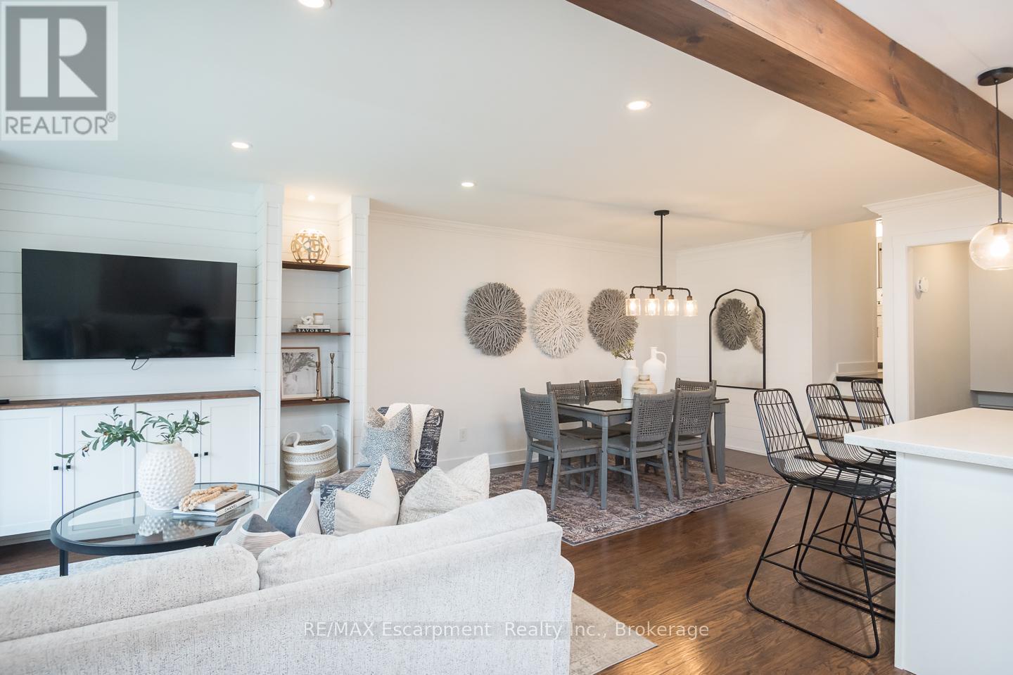 1346 Colonsay Drive, Burlington, Ontario  L7P 2T9 - Photo 9 - W12542818