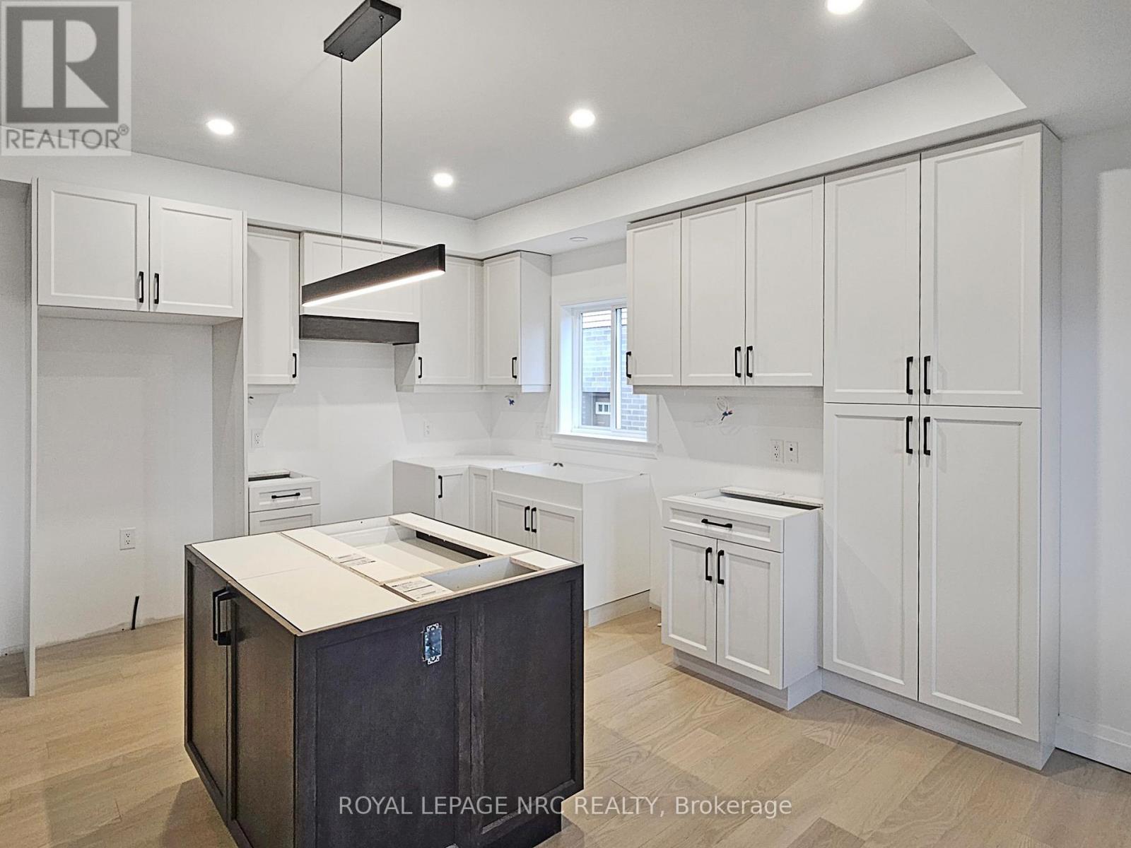 4705 Lee Avenue, Niagara Falls, Ontario  L2H 1M7 - Photo 5 - X12319292