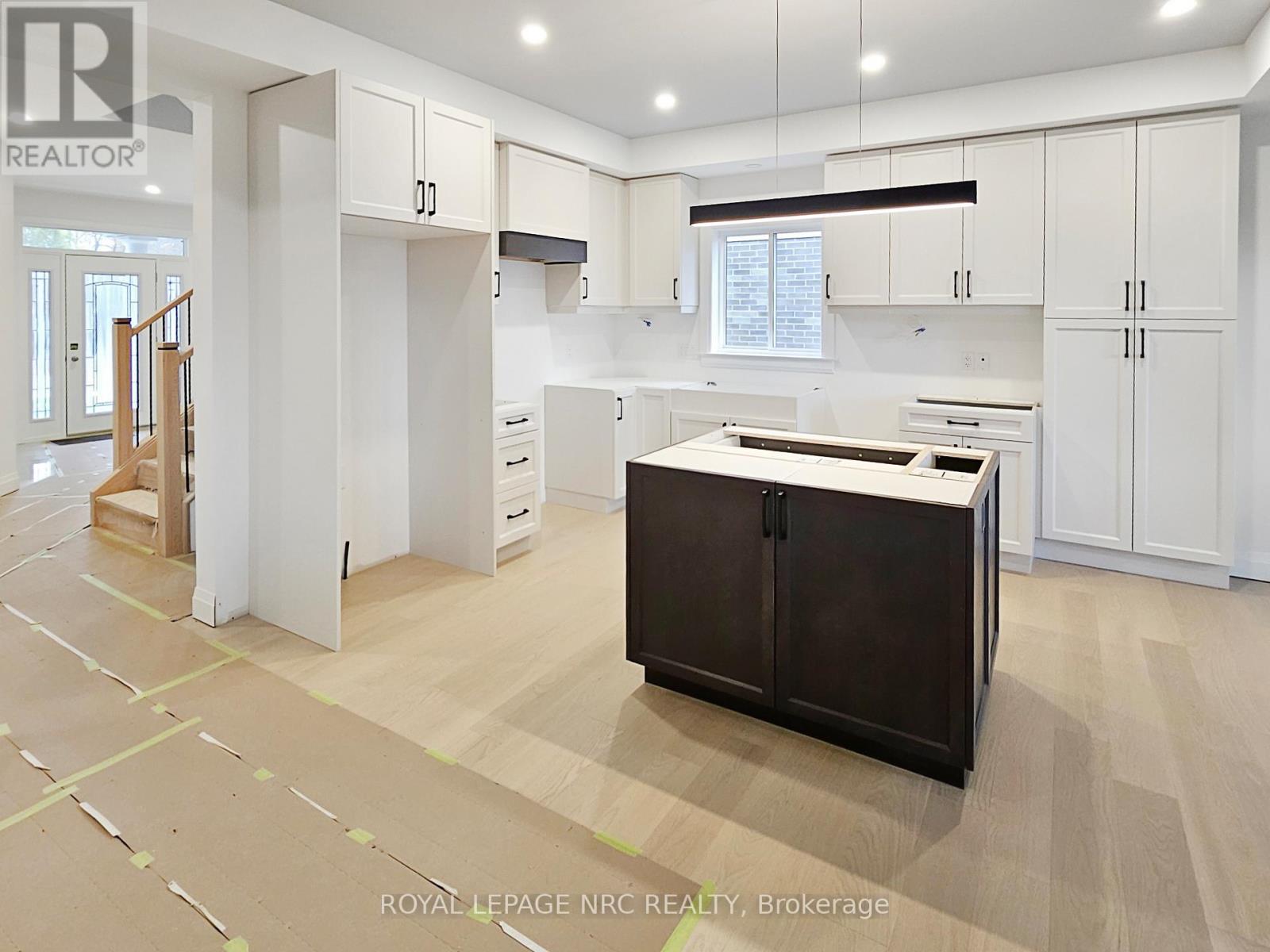 4705 Lee Avenue, Niagara Falls, Ontario  L2H 1M7 - Photo 4 - X12319292