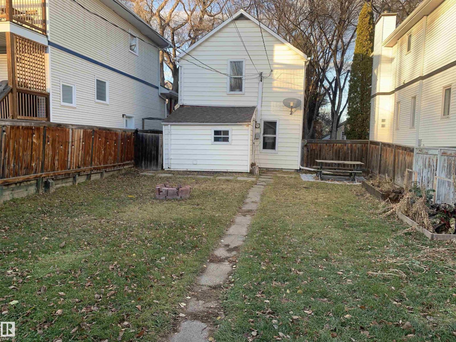 9747 90 Av Nw, Edmonton, Alberta  T6E 2S8 - Photo 3 - E4465664