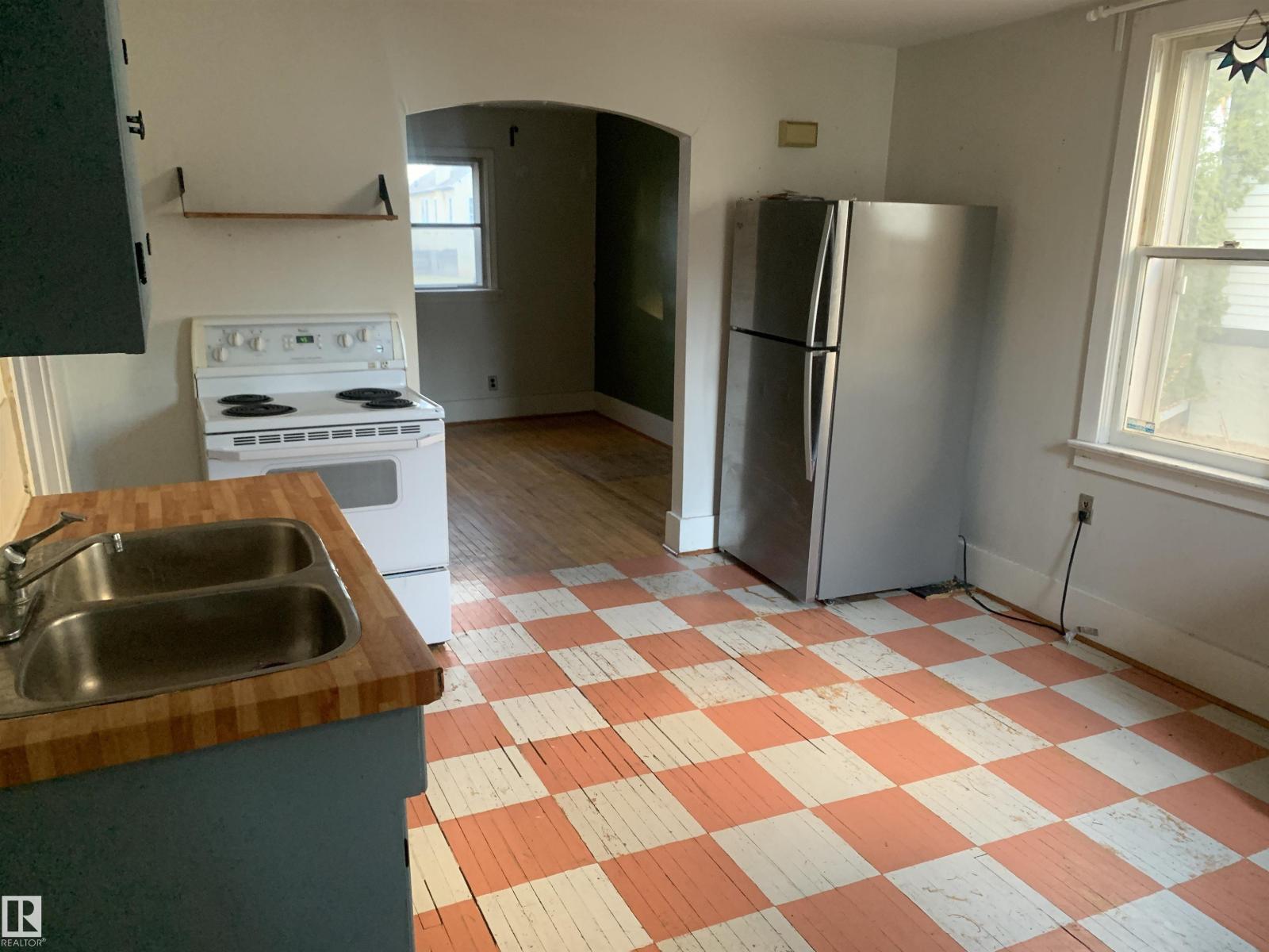 9747 90 Av Nw, Edmonton, Alberta  T6E 2S8 - Photo 7 - E4465664