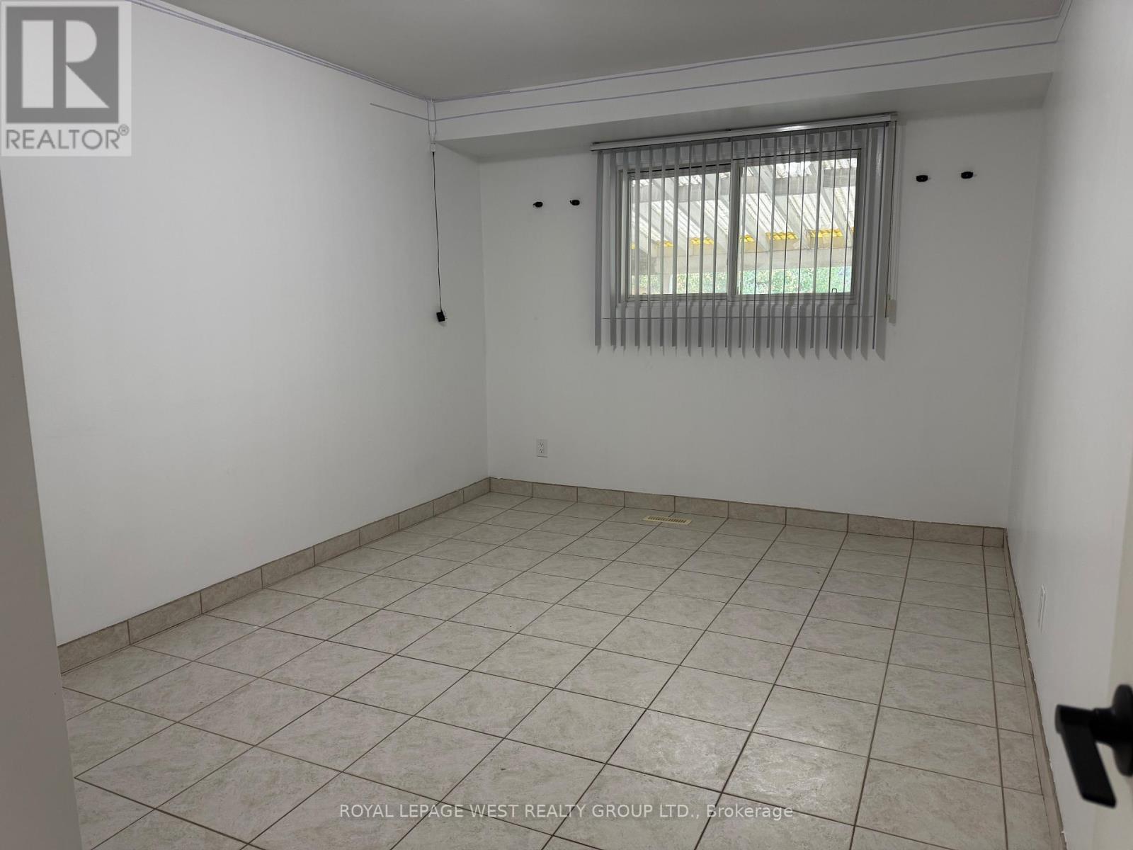 Bsmt - 7655 Wildfern Drive, Mississauga, Ontario  L4T 3P8 - Photo 4 - W12543426