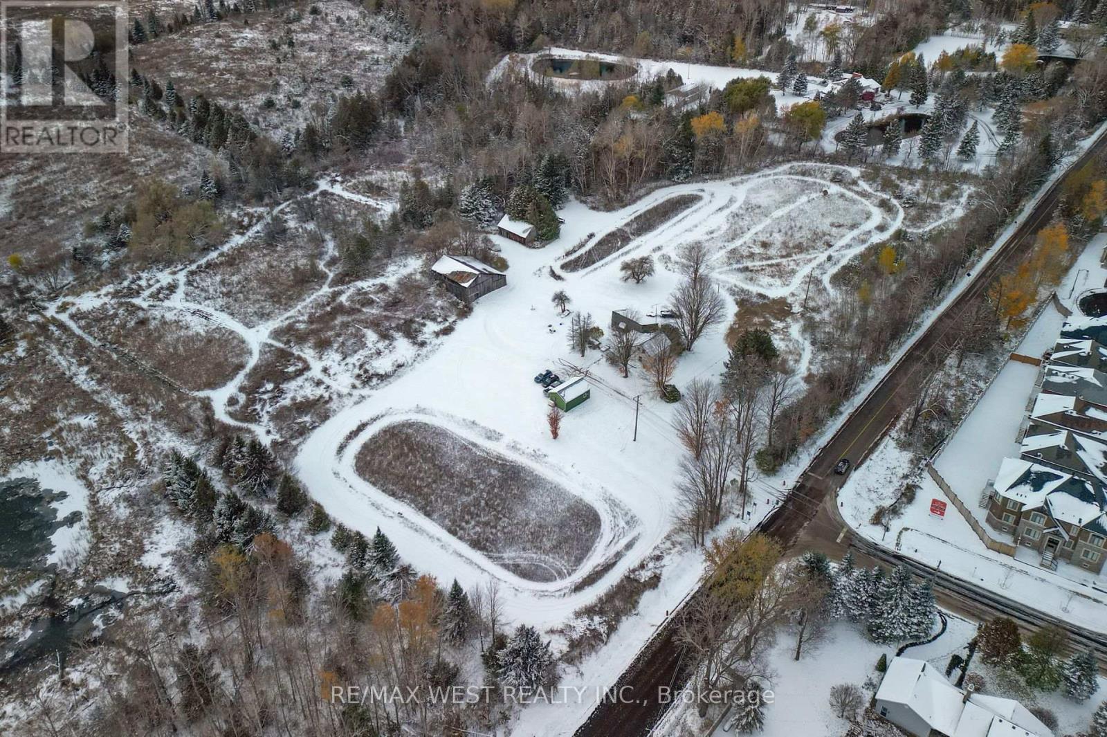 16062 Mountainview Road, Caledon, Ontario  L7C 2V3 - Photo 3 - W12543440