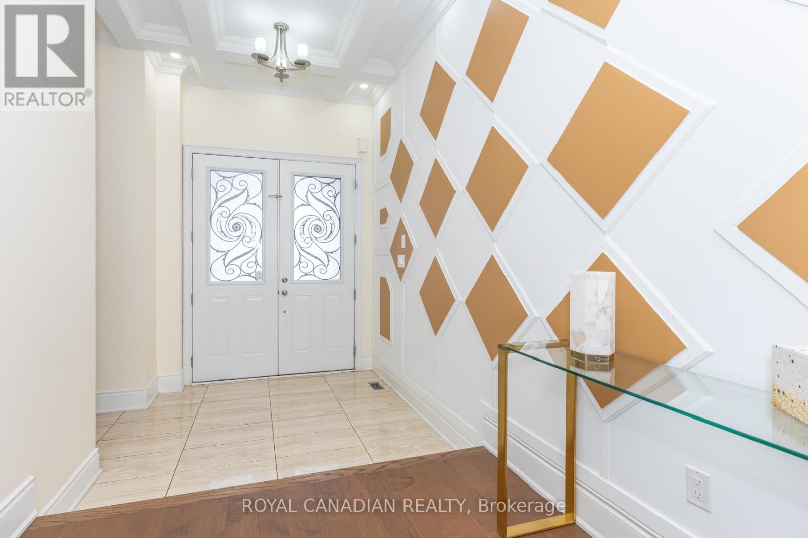 24 Buttonwood Road, Brampton, Ontario  L6P 4J8 - Photo 4 - W12543450