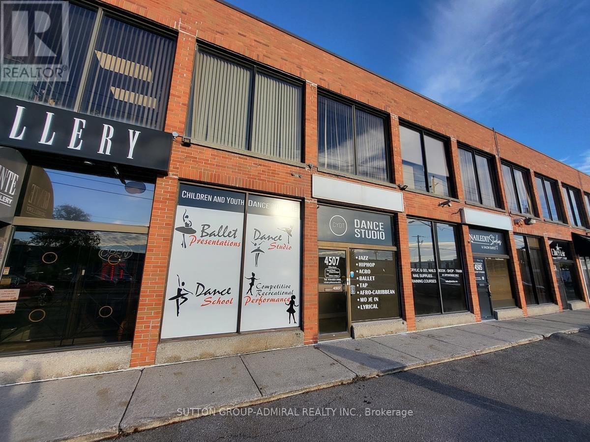 4507 Chesswood Drive, Toronto, Ontario  M3J 2T9 - Photo 10 - W12543468