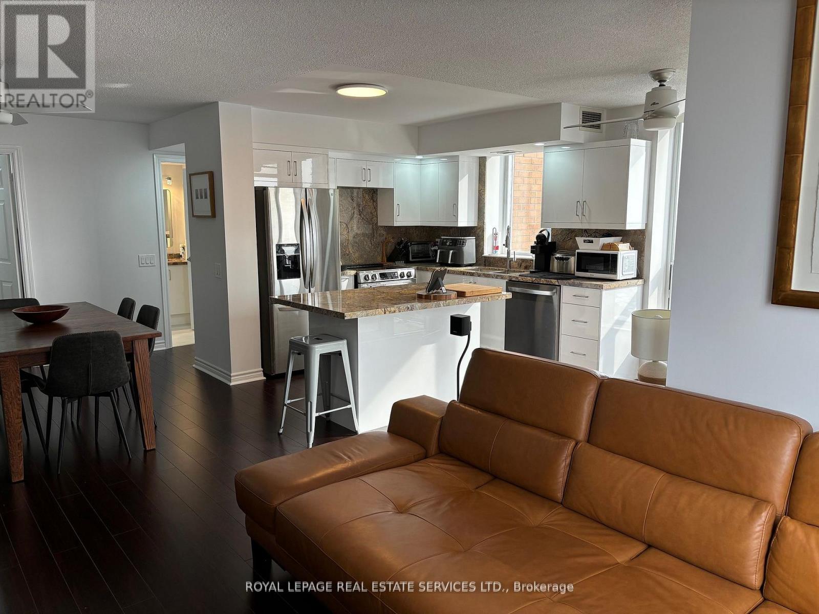 1210 - 5229 Dundas Street West Street W, Toronto, Ontario  M9B 6L9 - Photo 5 - W12543488