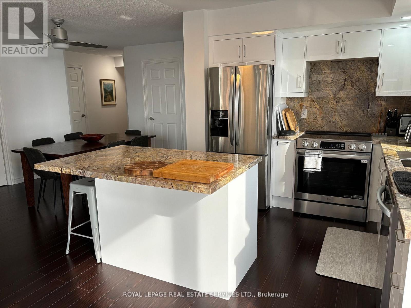 1210 - 5229 Dundas Street West Street W, Toronto, Ontario  M9B 6L9 - Photo 8 - W12543488