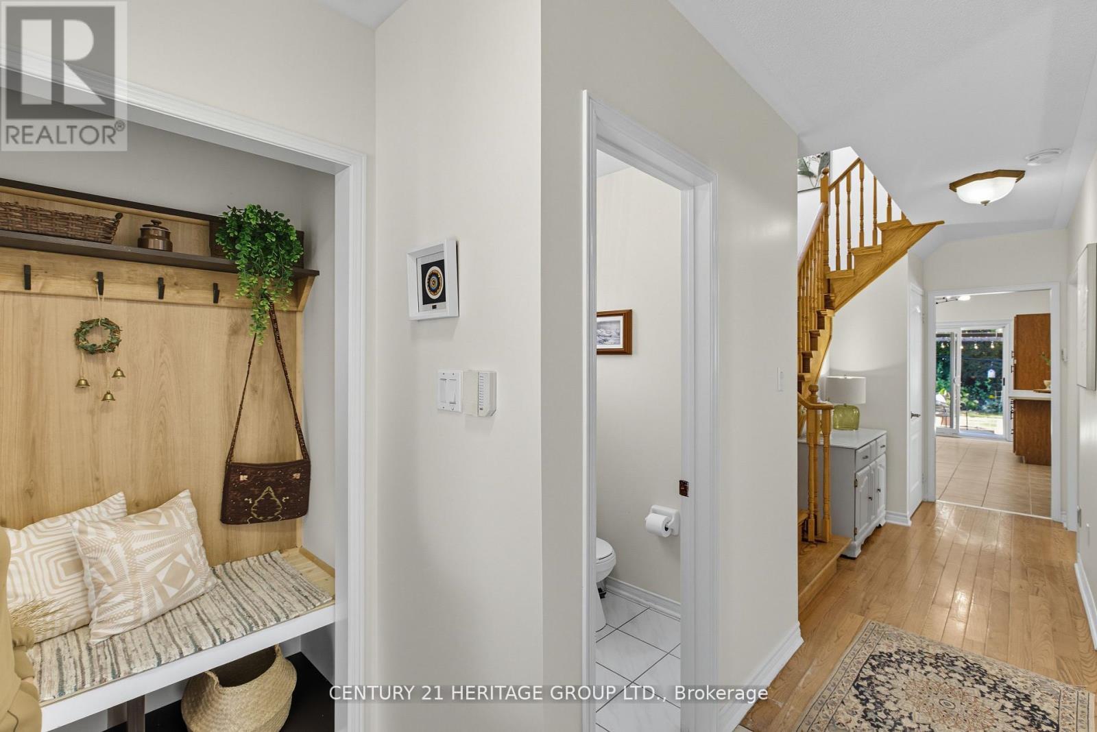 398 Carruthers Avenue, Newmarket, Ontario  L3X 2C1 - Photo 9 - N12543438